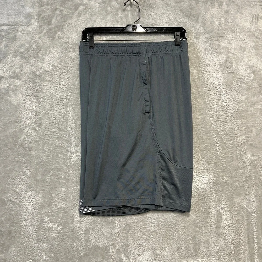 Under Armour Shorts Men XL Gray Graphic Print Loose Fit Athletic Gym Workout